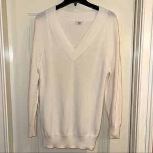 Aritzia Wilfred V neck sweater